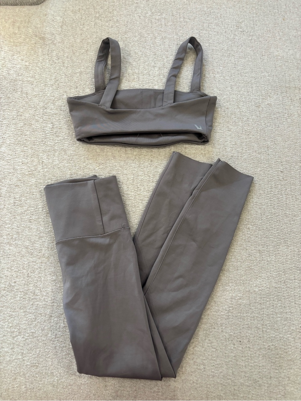 Vuori High-Waist Leggings and Cropped Tank Set in Taupe Gray - Picture 2 of 3